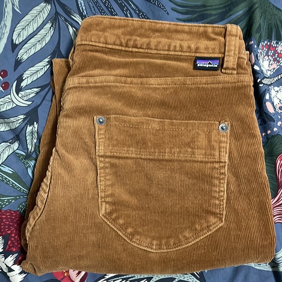 Patagonia Pants - EUC Patagonia size 27 straight leg stretch cord pant